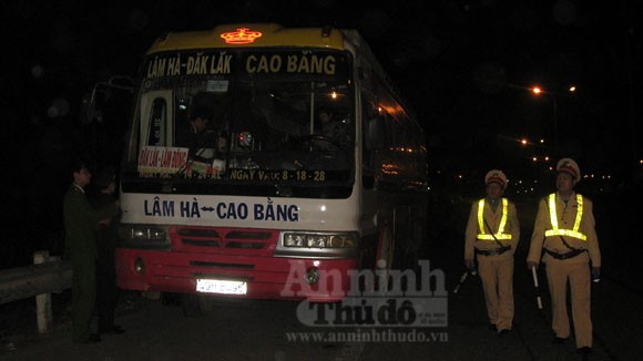 Công an Hà Nội bắt vụ pháo “siêu khủng” trong đêm ảnh 1