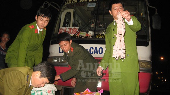 Công an Hà Nội bắt vụ pháo “siêu khủng” trong đêm ảnh 3