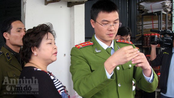 Toàn cảnh vụ "đột kích" cửa hàng rượu ngâm cây thuốc phiện ảnh 9