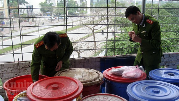 Toàn cảnh vụ "đột kích" cửa hàng rượu ngâm cây thuốc phiện ảnh 11