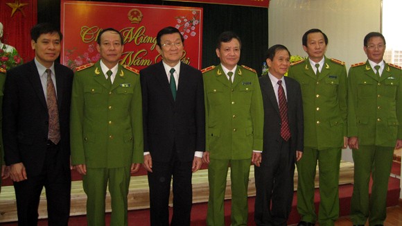 Chủ tịch nước Trương Tấn Sang thăm, chúc Tết tại Cục CSĐT tội phạm về ma túy ảnh 4