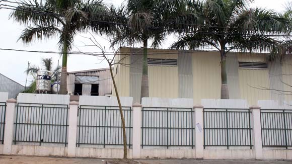 Hàng trăm người cứu kho hàng cháy đùng đùng đêm 26 Tết ảnh 1