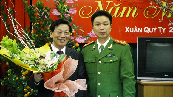 Được dân tin yêu thì nhiệm vụ nào cũng có thể hoàn thành ảnh 2