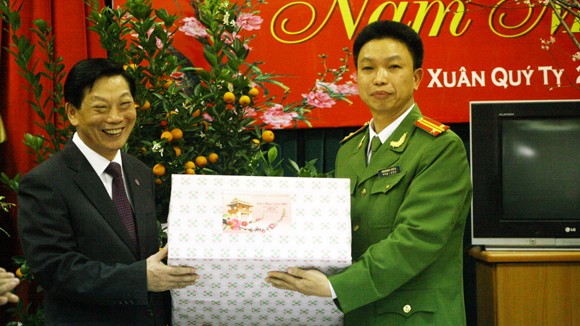 Được dân tin yêu thì nhiệm vụ nào cũng có thể hoàn thành ảnh 1