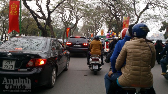 Người Hà Nội nô nức đi lễ cầu an ảnh 4