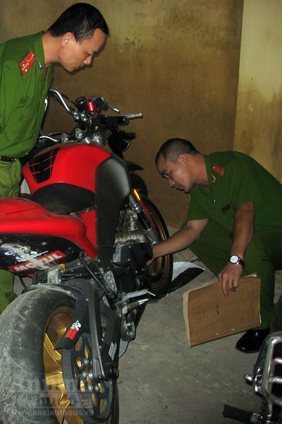 Ngắm dàn mô tô "khủng" bị làm giả đăng ký, đục số khung, "làm mới" số máy ảnh 4