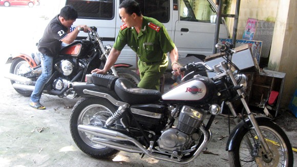 Ngắm dàn mô tô "khủng" bị làm giả đăng ký, đục số khung, "làm mới" số máy ảnh 1