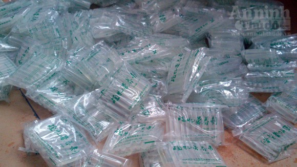 Ngăn chặn vụ tung 80.000 lọ hóa chất "thúc" giá đỗ lớn nhanh đi khắp Việt Nam ảnh 3