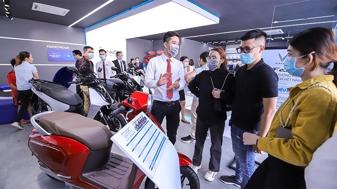 VinFast đồng loạt khai trương 35 showroom xe máy điện kết hợp trung tâm trải nghiệm Vin3S ảnh 2