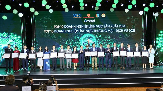 Vinamilk 6 lần liên tiếp được vinh danh trong Top 10 Doanh nghiệp phát triển bền vững nhất Việt Nam 2021 ảnh 1