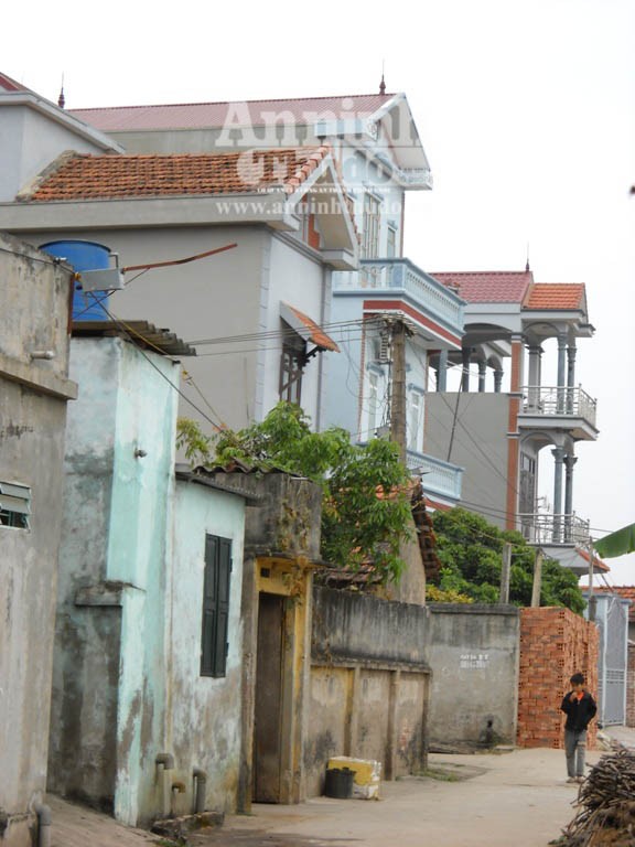 Trấn áp tại chỗ kẻ cuồng loạn vì ma túy “đá” ảnh 2