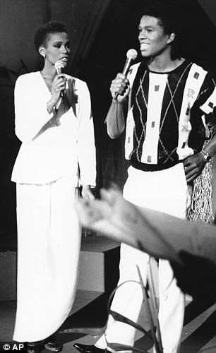 “Người tình trong bóng tối” của huyền thoại Whitney Houston ảnh 2