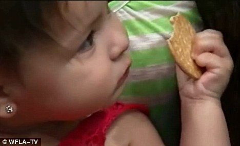 Kiện bệnh viện vì đã vô tình… cắt ngón tay con gái mình ảnh 2