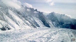 Tuyết lở khiến 100 quân lính Pakistan bị chôn sống ảnh 1