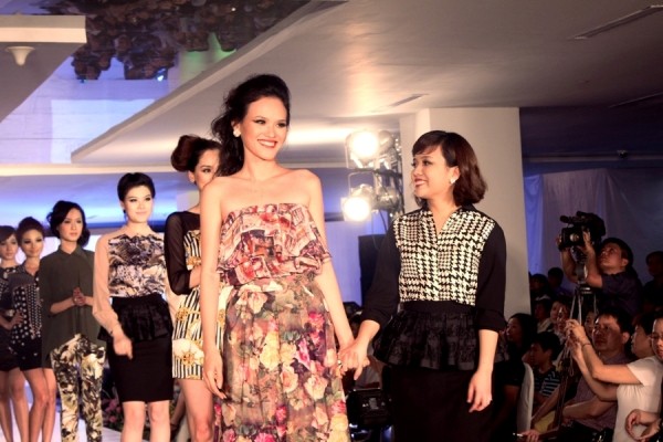 Tuyết Lan ấn tượng tại Hà Nội Fashion Week ảnh 6