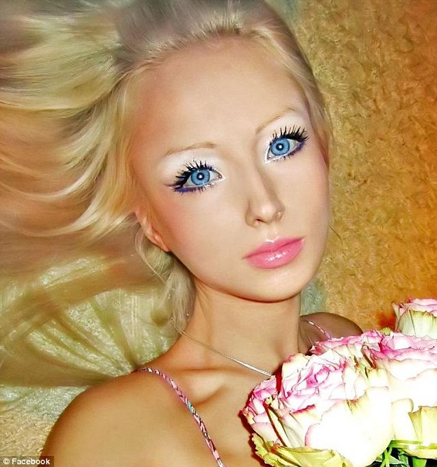 Xôn xao về thiếu nữ giống hệt búp bê Barbie ảnh 1