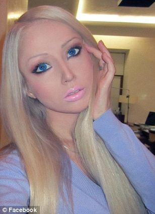 Xôn xao về thiếu nữ giống hệt búp bê Barbie ảnh 8