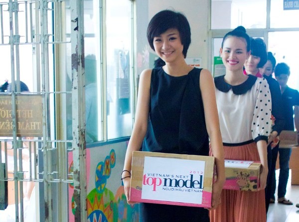 Dàn người mẫu Top model làm từ thiện ngày 1-6 ảnh 1