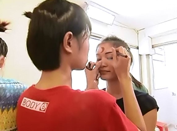 Thí sinh Next top làm xấu nhau để giải trí ảnh 3