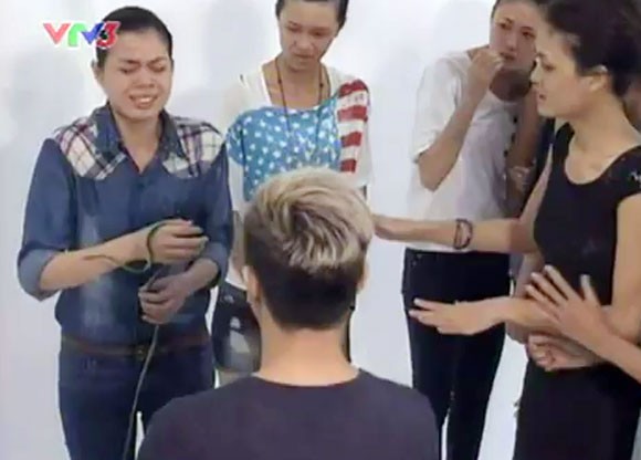 Hé lộ thử thách rợn người của Vietnam's next top model 2012 ảnh 3