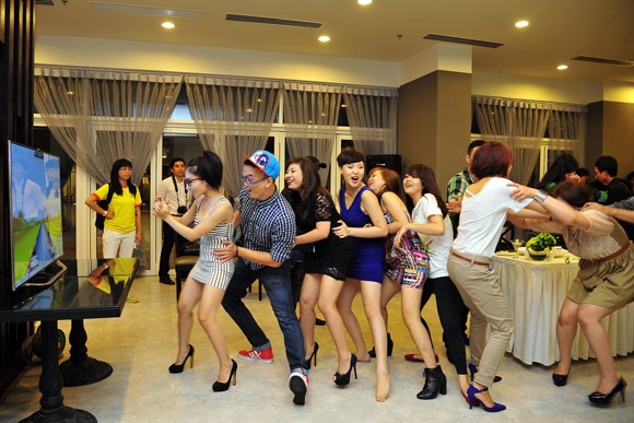 Thí sinh Giọng hát Việt "quậy" hết cỡ với Gangnam Style ảnh 1