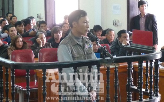 Bị vợ "cắm sừng", dùng dao đâm đứt "của quý" tình địch ảnh 1
