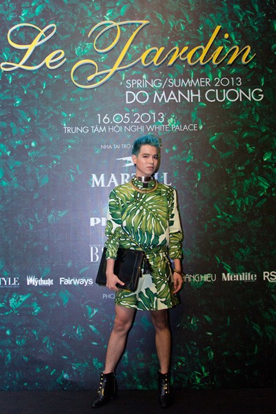 Nam thí sinh Project Runway diện váy hoa gây "sốc" ảnh 1