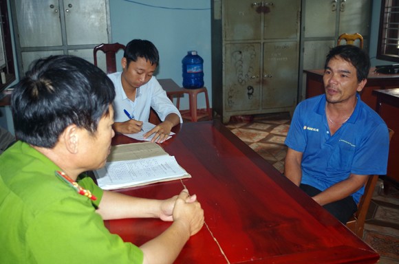 Thay tên, đổi họ 21 năm vẫn bị bắt ảnh 1