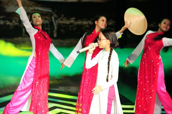 Lan Khuê lên ngôi trong đêm chung kết Siêu mẫu còn nhiều sạn! ảnh 1
