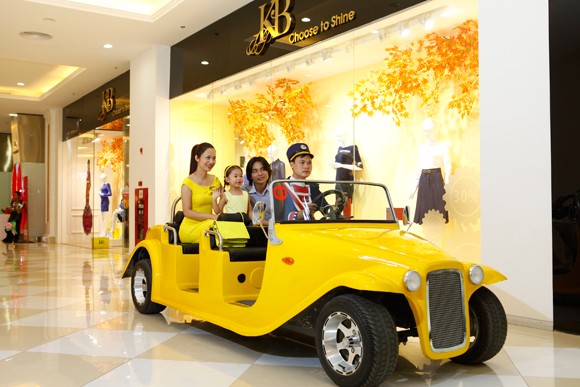 Ra mắt gói tour khám phá Vincom Mega Mall Royal City ảnh 1