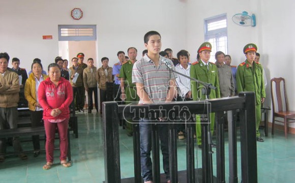 Phạt 7 năm tù vì tội hiếp dâm và cướp tài sản ảnh 1