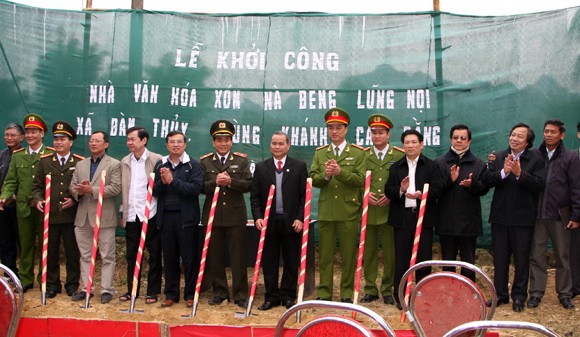 CATP Hà Nội tặng 100 triệu đồng xây dựng nhà văn hóa thôn bản ở Cao Bằng ảnh 10