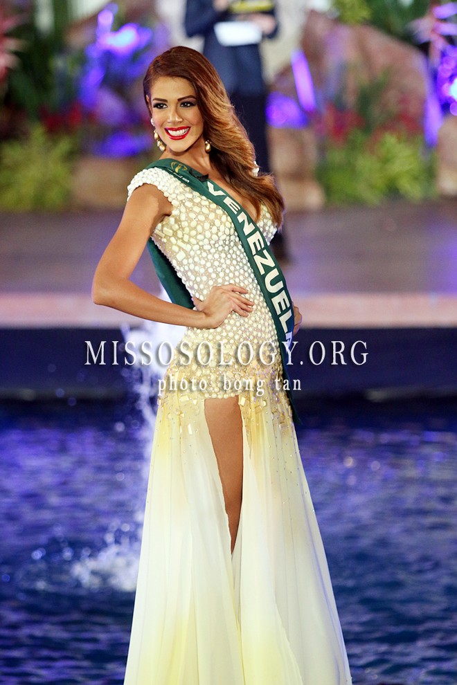 Chiêm ngưỡng vẻ đẹp nóng bỏng của tân Hoa hậu Trái đất 2013 ảnh 6