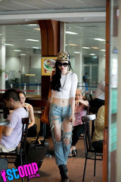 "Điếc không sợ súng", sao trẻ thản nhiên lộ hàng, khoe thân ảnh 5
