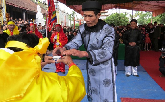 Lễ hội Minh Thề: Chỉ có dân thề, quan không thề! ảnh 5
