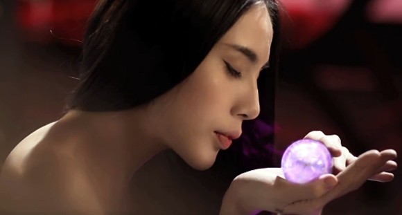 Thủy Tiên bất ngờ hóa thân thành... hồ ly tinh ảnh 1