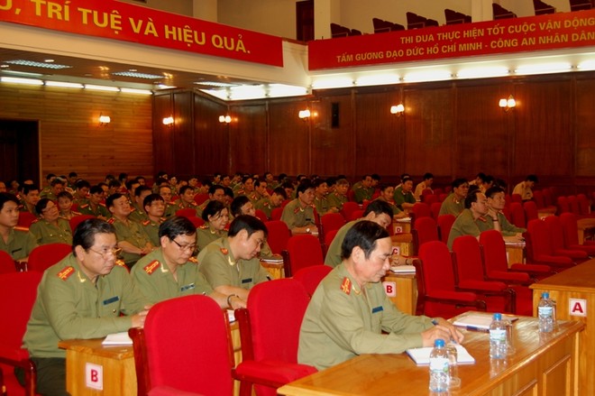 Lực lượng CAND học tập Bác Hồ phong cách quần chúng và dân chủ ảnh 2