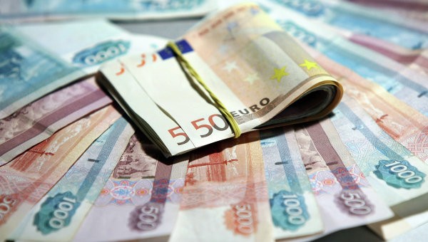 Nga triệt phá đường dây buôn lậu vàng và sản xuất tiền giả ảnh 1
