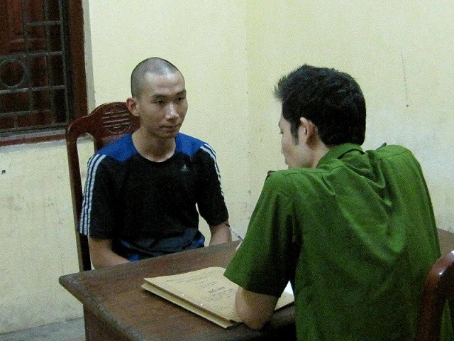 Bắt đối tượng gây ra 5 vụ cướp giật dây chuyền/tháng ảnh 1