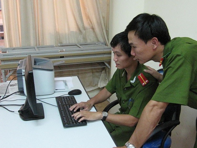 Xâm nhập, tung tin khiến học sinh nghỉ học… để bán “hàng”?! ảnh 1