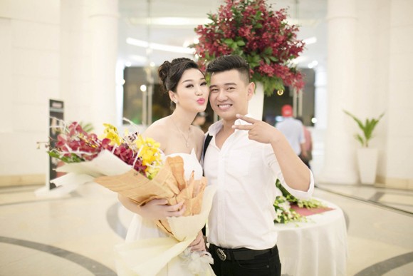 Khánh My khoe vai gầy chân thon ảnh 8