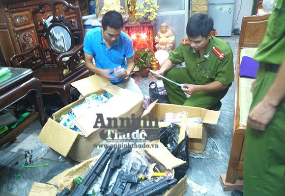 Trẻ em bị bủa vây bởi đồ chơi nguy hiểm ảnh 1