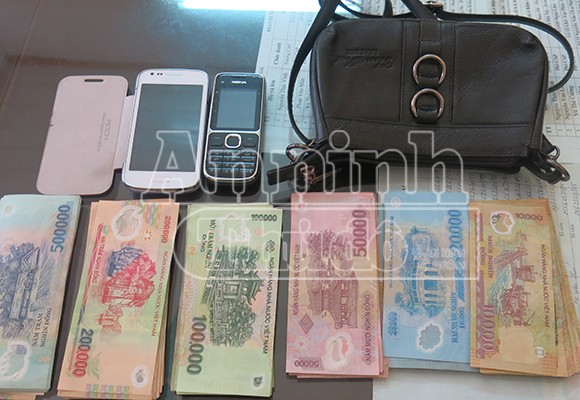 Vờ mua quần áo, tranh thủ “cuỗm” hơn 20 triệu đồng ảnh 3