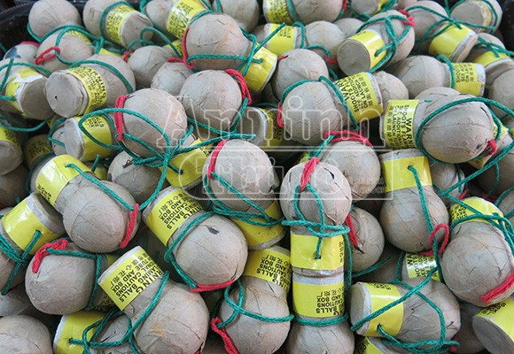 Pháo cấm tràn về Việt Nam… đón Tết ảnh 3