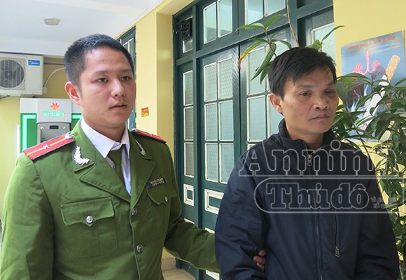 Trốn viện tâm thần, mang theo súng K59 đề phòng bị... "chơi" ảnh 1