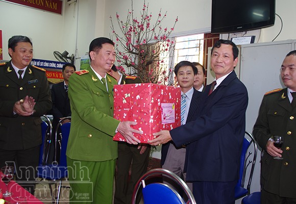 Xứng đáng là đơn vị xuất sắc trong phong trào toàn dân bảo vệ ANTQ ảnh 2