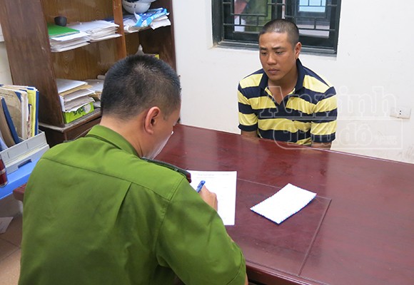 Mang theo ma túy, thanh niên đầu trọc run bần bật khi gặp “141” ảnh 1