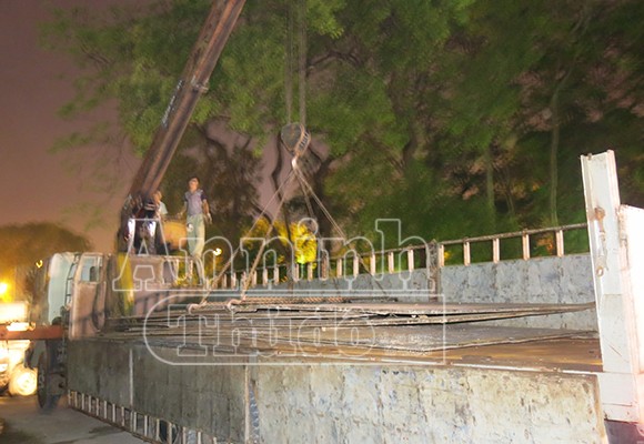 Nửa đêm ngang nhiên cẩu trộm tài sản công trình giao thông ảnh 2