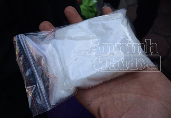 Mang 200 gam “đá”, “người vận chuyển” toát mồ hôi khi gặp “141” ảnh 2