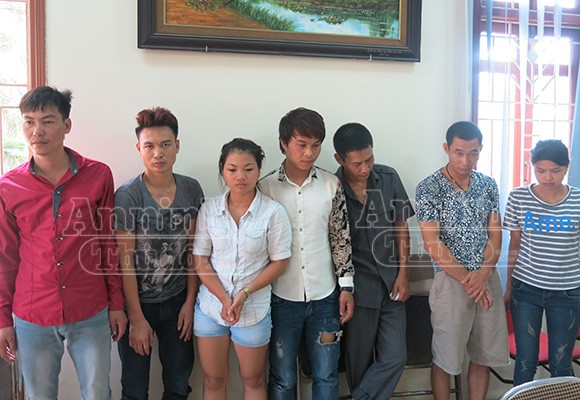 “Nữ quái” dùng chiêu đòi nợ bằng... “luật rừng” ảnh 2